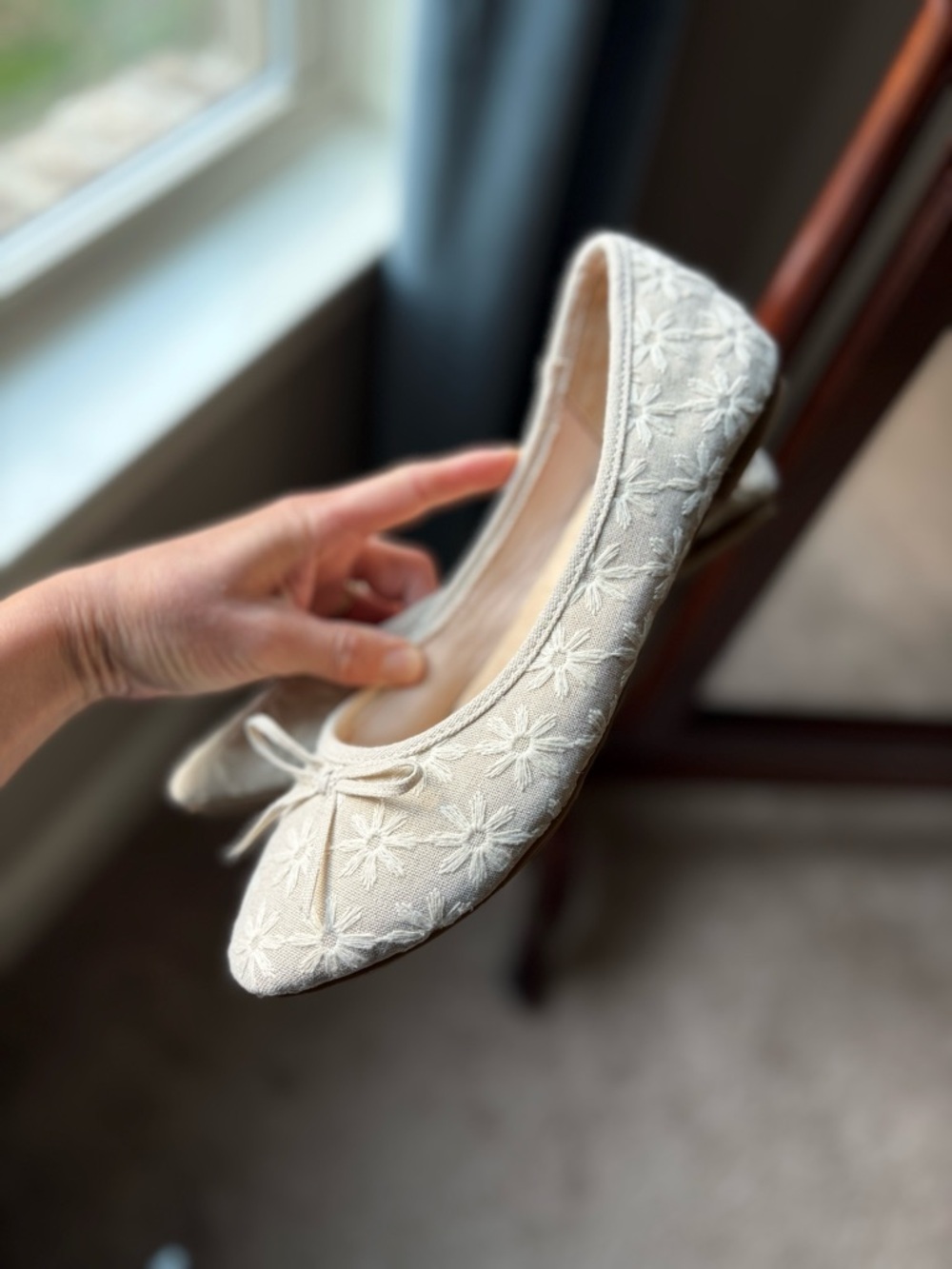 Ballet Flats Women’s size 9.5M Cream Embroidered Floral - Picture 3 of 8